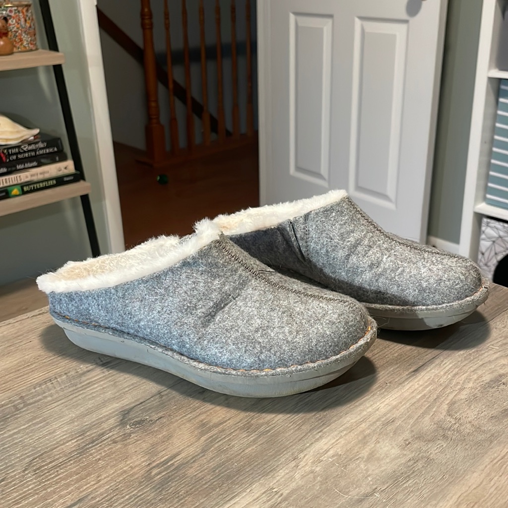 Clarks Cloudstepper Slippers